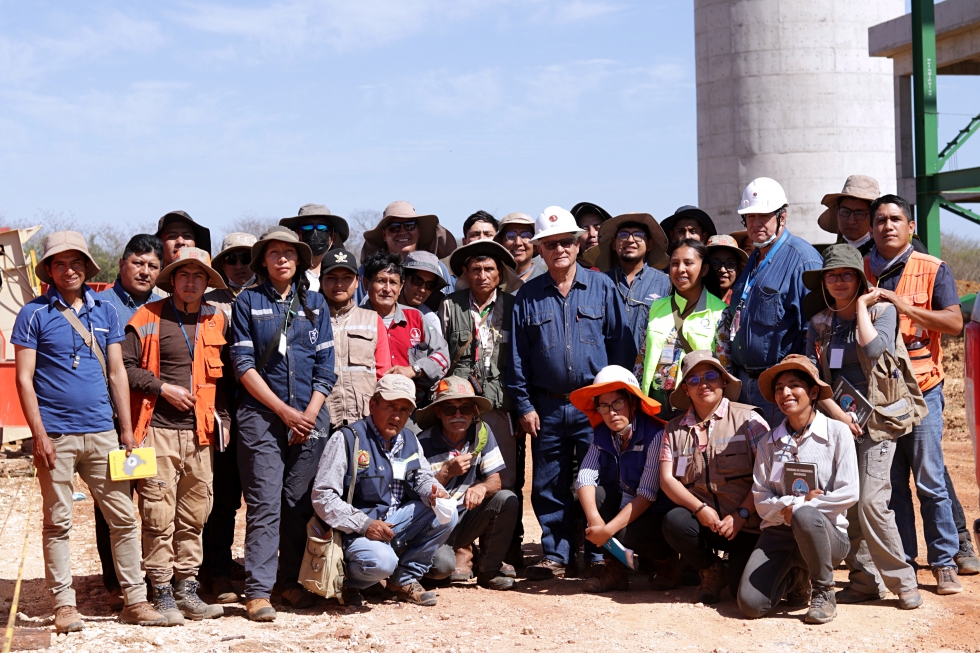 Geólogos visitan planta siderúrgica y cerro del Mutún   - Empresa Siderúrgica del Mutún